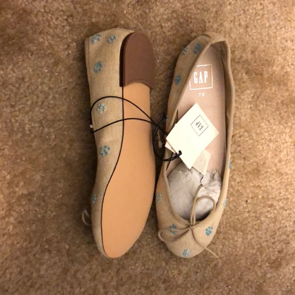 Brand new Gap flats. - Picture 2 of 3